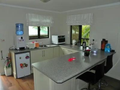 Hillside Retreat - 13