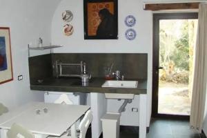 I Valloni Apartments, Империя