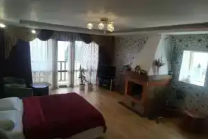 Двухэтажный коттедж, Алупка