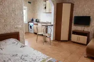 Студия, Алушта