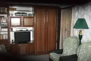 Однокомнатная квартира, Партенит