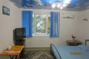 Однокомнатная квартира, Утес