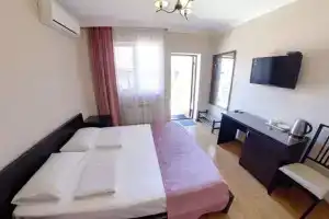 Комната, Адлер