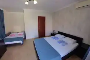 Комната, Адлер
