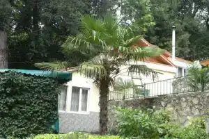 Двухэтажный коттедж, Алупка