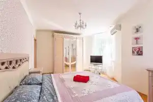 Трехкомнатная квартира, Москва