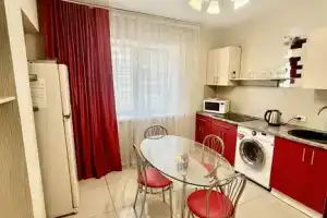 Трехкомнатная квартира, Ставрополь