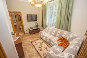 Двухуровневая четырехкомнатная квартира, Гурзуф