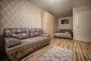 Однокомнатная квартира, Новосельцы