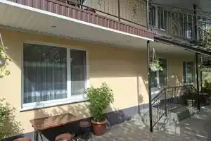 Комната, Старый Крым