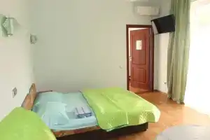 Студия, Новый Свет