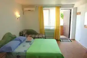 Однокомнатная квартира, Новый Свет
