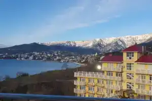 Студия, Ялта