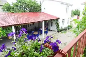 Комната, Феодосия