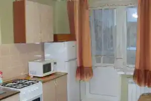 Однокомнатная квартира, Новосельцы