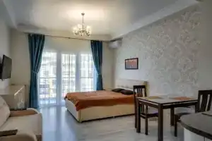 Студия, Ялта