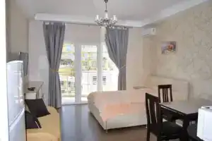 Студия, Ялта
