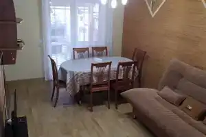 Двухэтажный коттедж, Зеленая Поляна