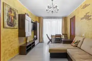 Двухкомнатная студия, Москва