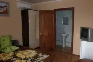 Комната, Коктебель