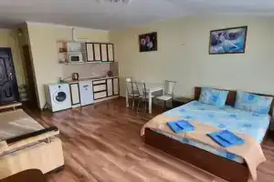 Комната, Коктебель