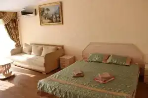 Комната, Коктебель