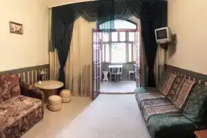 Студия, Ялта
