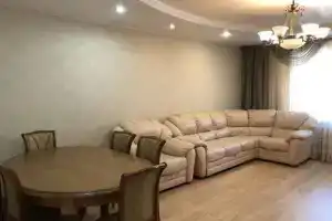 Трехкомнатная квартира, Гатчина
