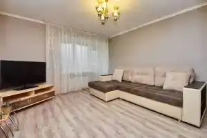 Трехкомнатная квартира, Томск