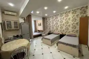 Студия, Ялта