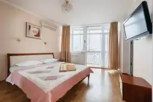 Трехкомнатная квартира, Ялта