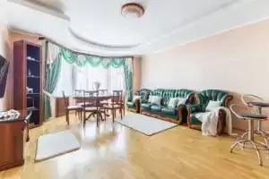 Трехкомнатная квартира, Казань