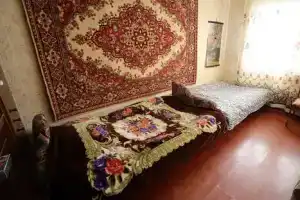 Трехкомнатная квартира, Соловецкий