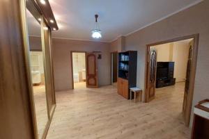 Трехкомнатная квартира, Калининград