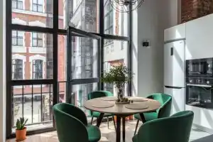 Двухуровневая трехкомнатная квартира, Москва