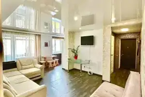 Трехкомнатная квартира, Красноярск