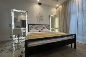 Студия, Ялта