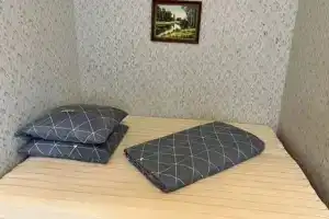 Однокомнатная квартира, Придорожный
