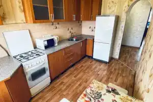 Двухкомнатная квартира, Строитель