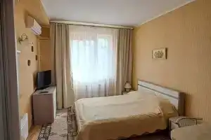 Студия, Ялта