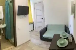 Двухкомнатная студия, Сходня