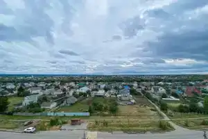 Однокомнатная квартира, Строитель