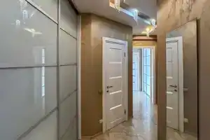 Трехкомнатная квартира, Москва