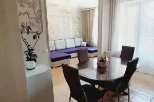 Трехкомнатная квартира, Казань