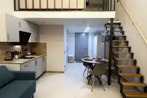 Двухуровневая студия, Москва