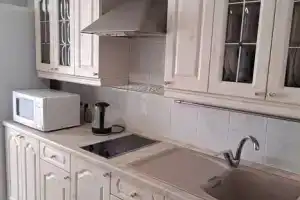 Двухкомнатная квартира, Партенит