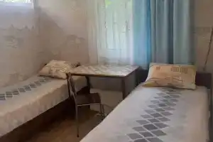 Комната, Адлер