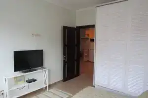 Двухкомнатная квартира, Партенит