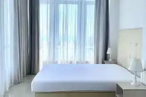 Трехкомнатная квартира, Никита