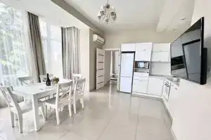 Двухкомнатная квартира, Никита